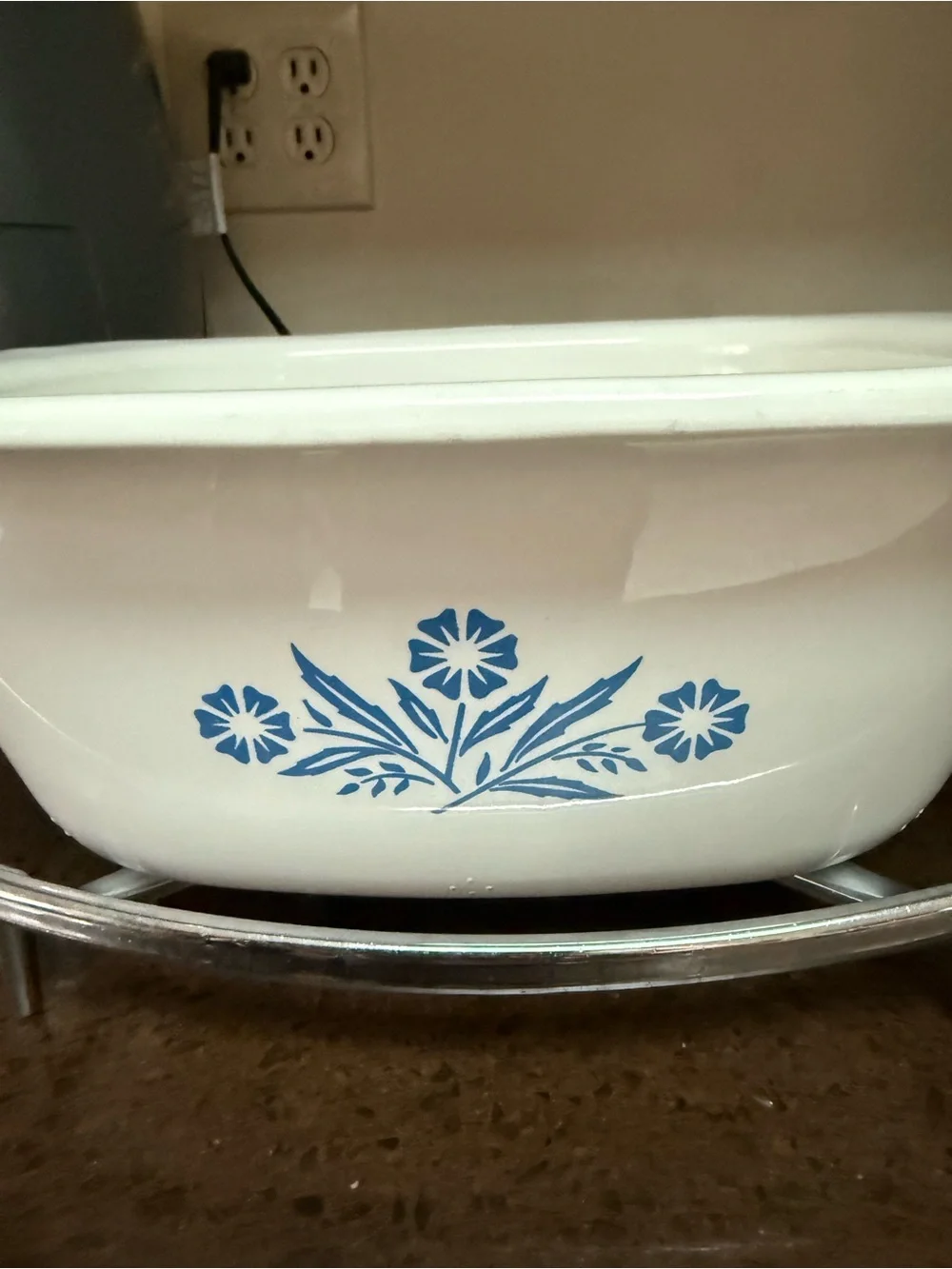 Vintage corning ware P – 34 – B Dutch oven cornflower blue 4 quarts with server